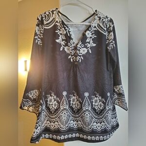 Long Floral Patterned Blouse in Black and White